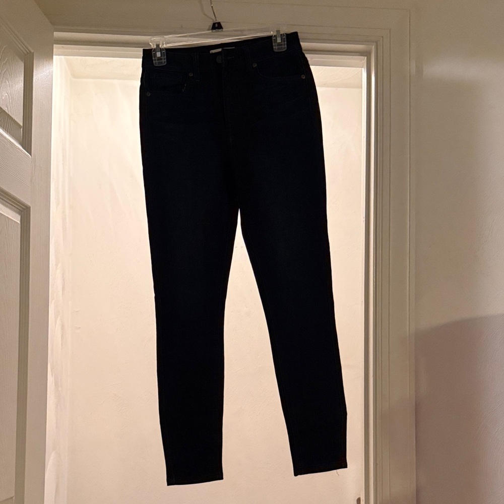 Classic Black Women's Skinny Jeans